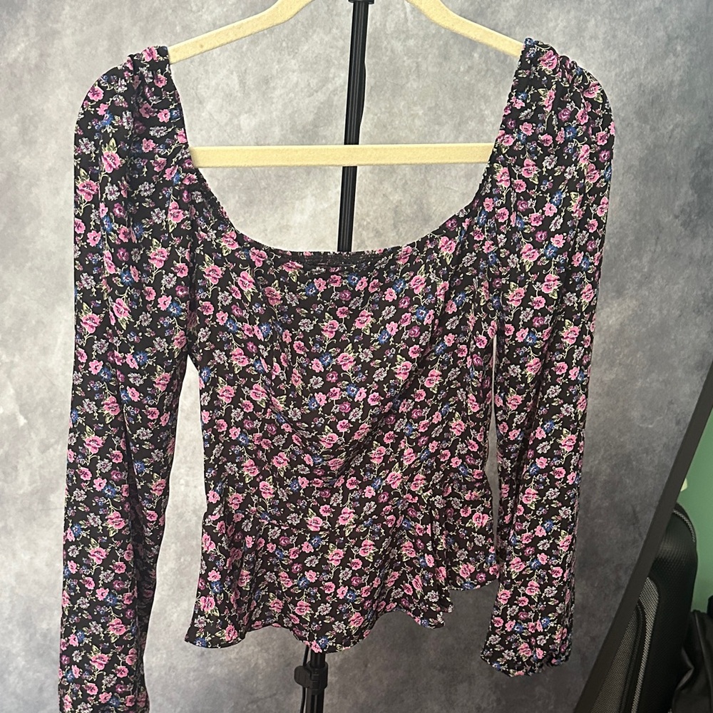 Francesca's Collections Black and Pink Floral Blouse